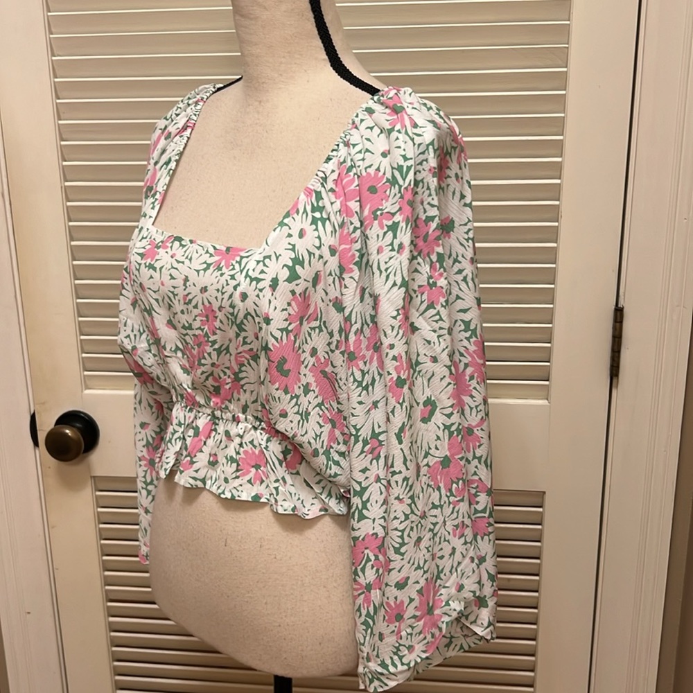 Chaser Long Sleeve Crop Top in Grey, Size Medium, NWT - Picture 9 of 17